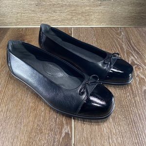 SAS Tripad Comfort Sz 10WW Coco Black Ballet Flats Cap Toe Patent Leather Womens